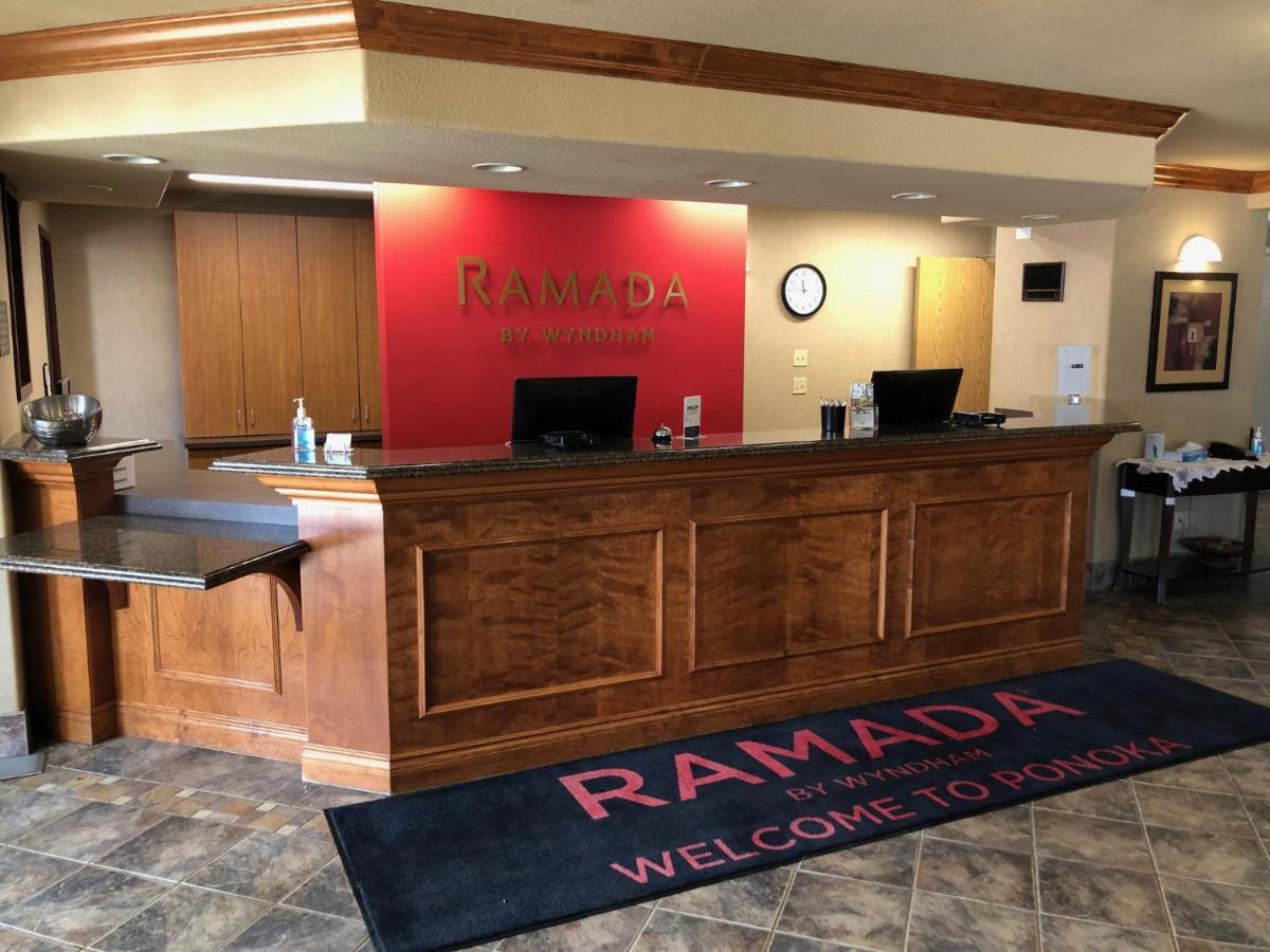 Ramada By Wyndham Ponoka Hotel Exterior foto